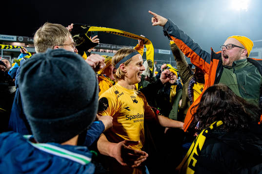Ulrik Saltnes of Bodø/Glimt celebrates winning the league