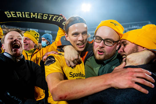 Ulrik Saltnes of Bodø/Glimt celebrates winning the league