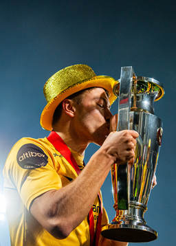 Fredrik André Bjørkan of Bodø/Glimt kisses the trophy