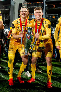 Ulrik Saltnes and Alfons Sampsted of Bodø/Glimt celebrate