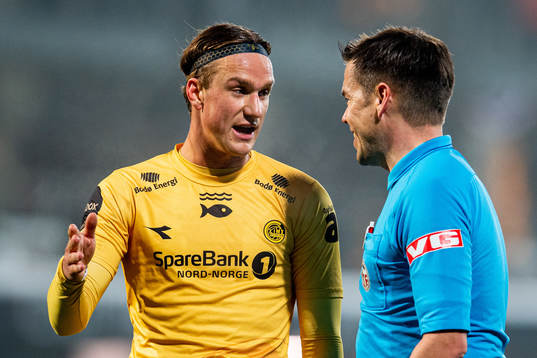 Erik Botheim of Bodø/Glimt talks to referee Tom Harald