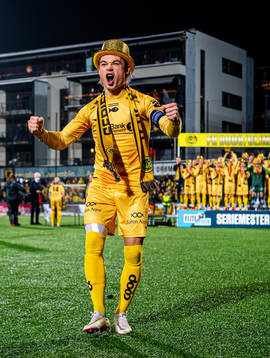 Patrick Berg of Bodø/Glimt celebrates winning the league