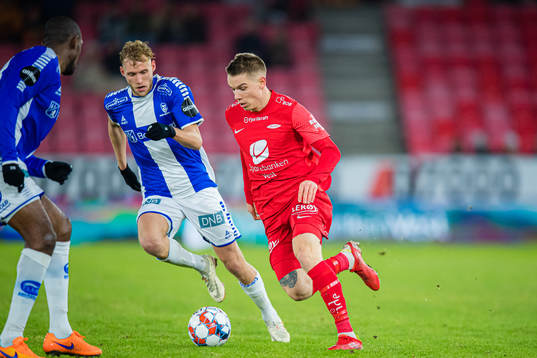 Jonathan Lindseth of Sarpsborg 08 and Robert Thomas Taylor
