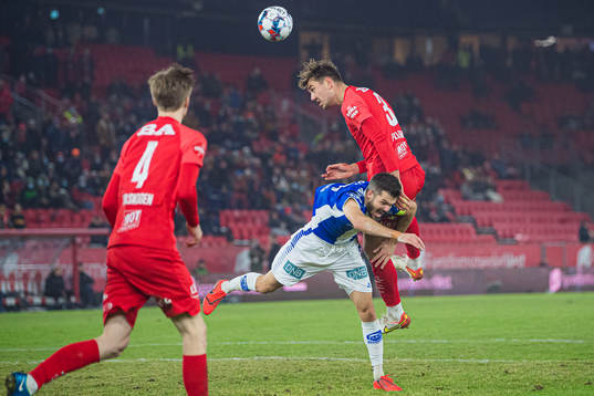 Fredrik Pallesen Knudsen of Brann and Joachim Thomassen of