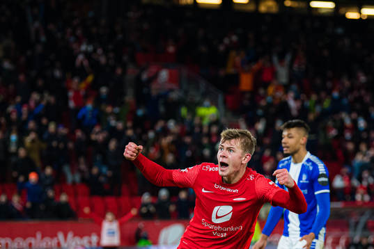 Aune Selland Heggebø of Brann celebrates