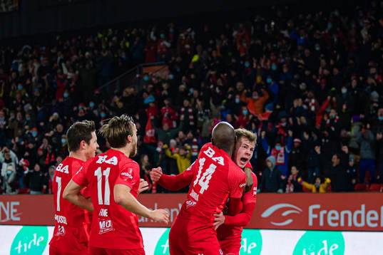 Aune Selland Heggebø of Brann celebrates