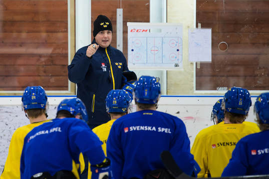 Head coach Tomas Montén of the Swedish under-20 national