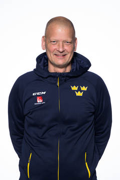 Physiotherapist Billy Nilsson of the Swedish under-20