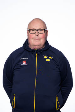 Equipment manager Per-Åke Bäckman of the Swedish under-20