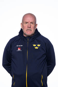 Equipment manager Per Lindholm of the Swedish under-20