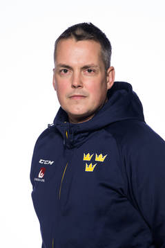 Head coach Tomas Montén of the Swedish under-20 national