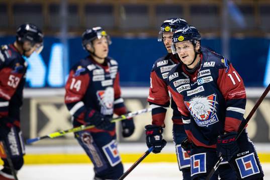 Linköpings Henrik Törnqvist jublar