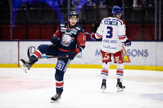 Linköpings Henrik Törnqvist jublar
