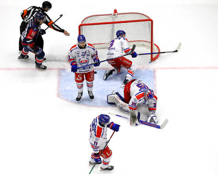 Mål 4-2 av Linköpings Patrick Russel förbi Oskarshamns