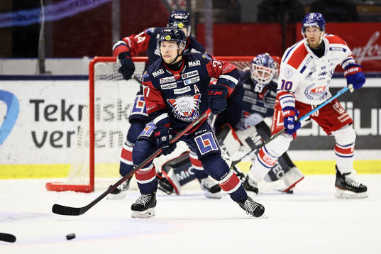 Linköpings Jesper Pettersson täcker skott