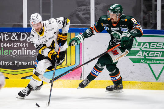 Västerås Daniel Gunnarssonoch Kristianstads Robin Carlsson