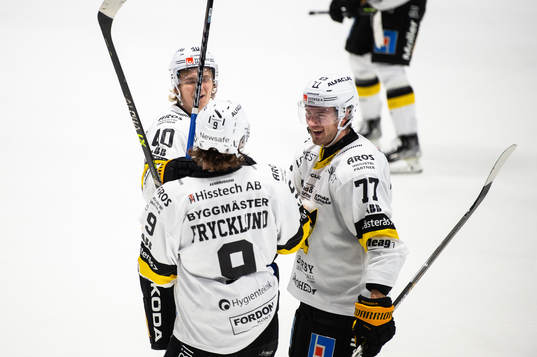 Västerås Ludvig Jardeskog jublar