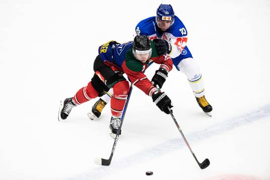 Ryan Lasch of Frölunda and Mikael Ruohomaa of Leksand