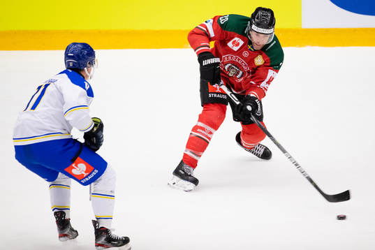 Martin Karlsson of Leksand and Joel Lundqvist of Frölunda