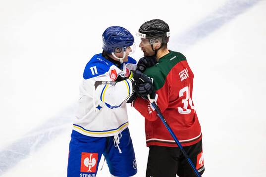 Nicklas Lasu of Frölunda and Martin Karlsson of Leksand
