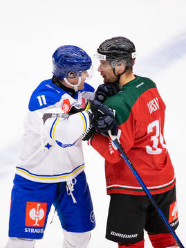 Martin Karlsson of Leksand  and Nicklas Lasu  of Frölunda