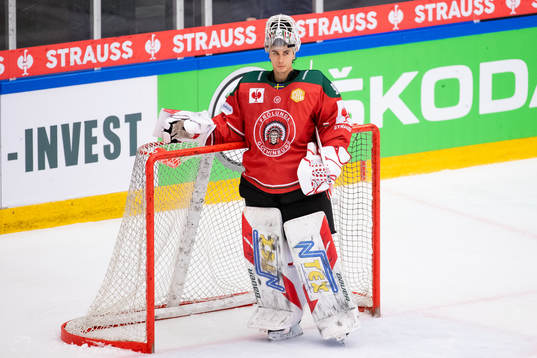 Goalkeeper Matthew Tomkins of Frölunda