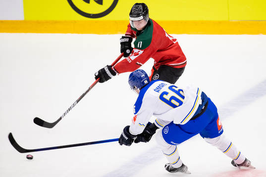 Filip Hasa of Frölunda and Nils Åman of Leksand