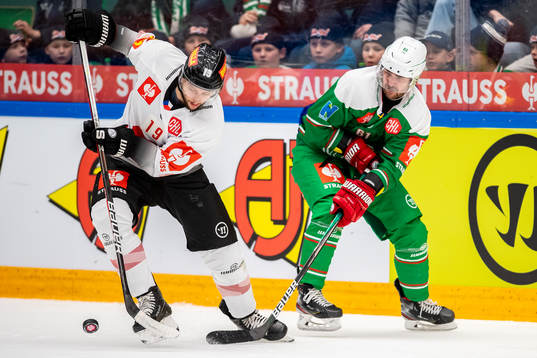 Tomáš Pavelka of Sparta Prag  and Ludvig Larsson of Rögle