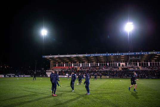 Halmstads spelare värmer upp