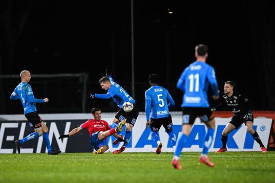 Helsingborgs Wilhelm Loeper gör 0-1