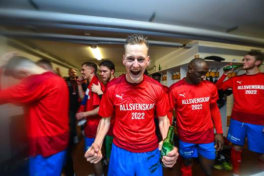 Helsingborgs Rasmus Karjalainen jublar