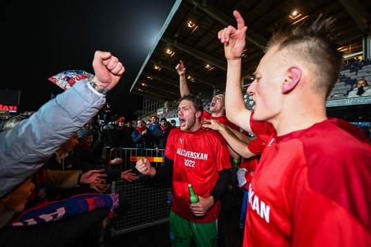 Helsingborgs målvakt Kalle Joelsson jublar