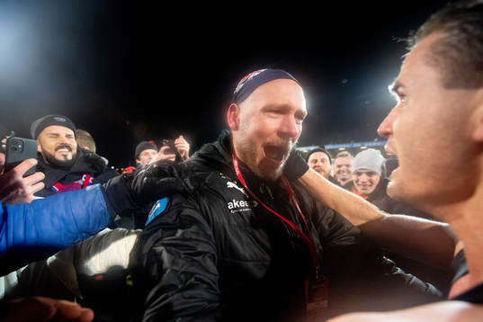Helsingborgs sportchef Andreas Granqvist jublar med Wilhelm