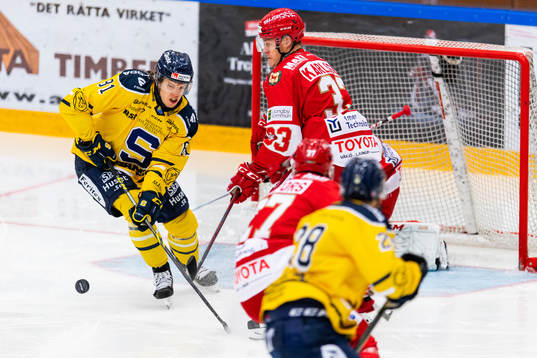 Bläddra bland fler bilder av Ishockey, Hockeyallsvenskan, Troja/Ljungby - Södertälje