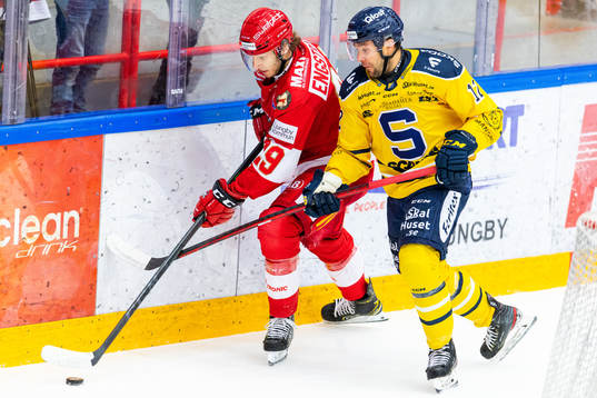 Troja-Ljungbys  Eric Engstrand och Södertäljes Matt