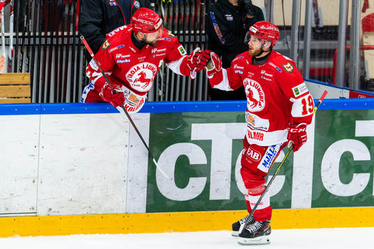 Troja-Ljungbys Victor Romfors jublar
