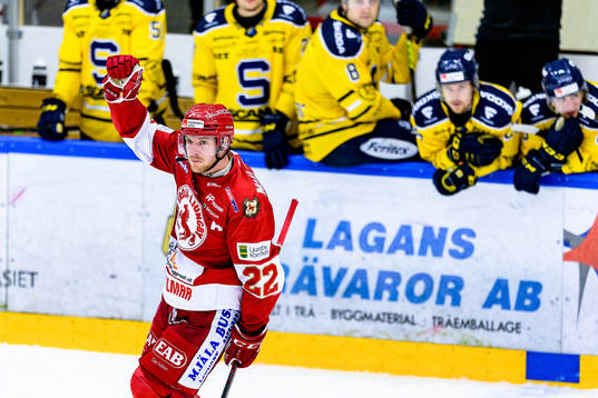 Troja/Ljungbys Carl-Johan Sjögren jublar