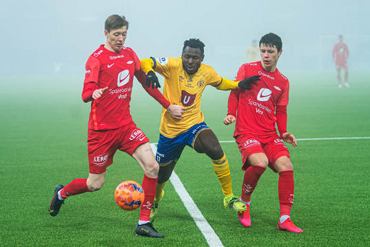 Ole Martin Lekven Kolskogen of Brann, Shuaibu Lalle Ibrahim