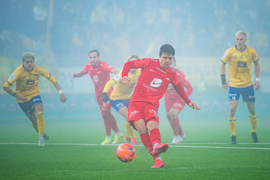 Mathias Knutsen Rasmussen of Brann misses a chance to score