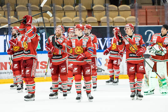 Moras spelarna jublar