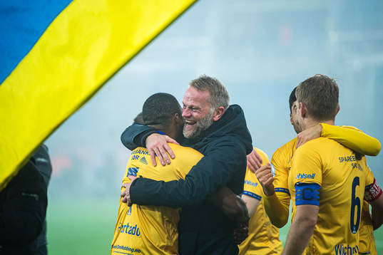 Arne Sandstø, head coach of Jerv, celebrates