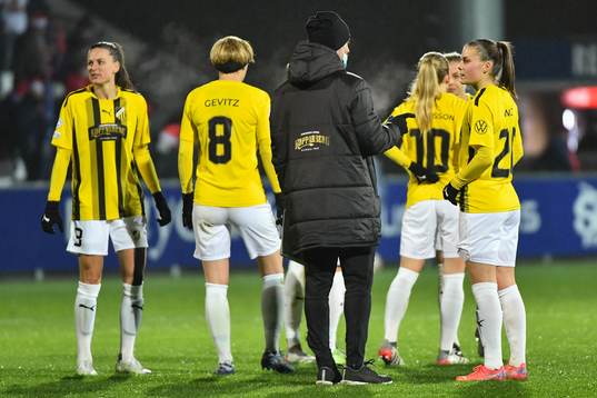 Luna NORGAARD GEVITZ of Häcken, Elin RUBENSSON of Häcken