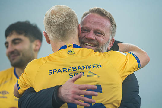 John Olav Norheim of Jerv and Arne Sandstø, head coach of