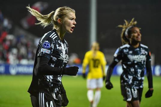 Ada HEGERBERG of Lyon celebrates