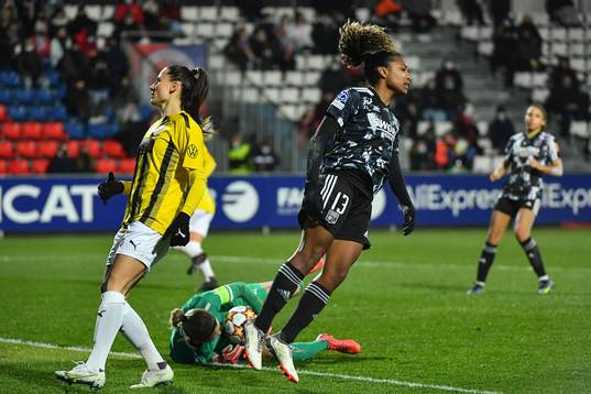 Catarina MACARIO of Lyon and Jennifer FALK of Häcken