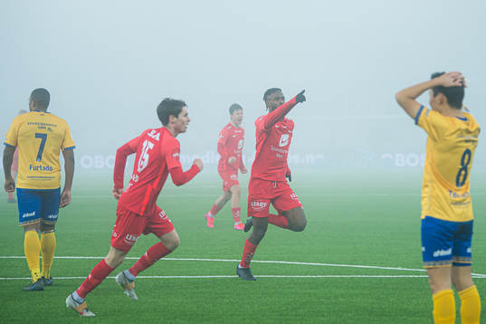 Vajebah Kaliefah Sakor of Brann celebrates