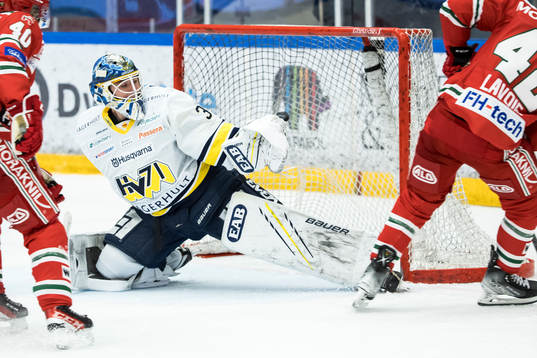 s målvakt Filip Larsson