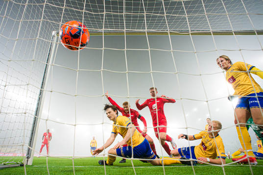Sivert Heltne Nilsen of Brann scores the 4-4 goal