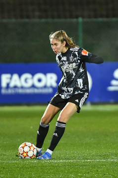 Ines BENYAHIA of Lyon