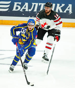 Isak Brennström of Sweden against Rice Scarlett of Canada